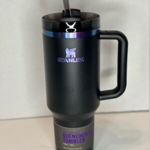 40 oz Black chroma Stanley